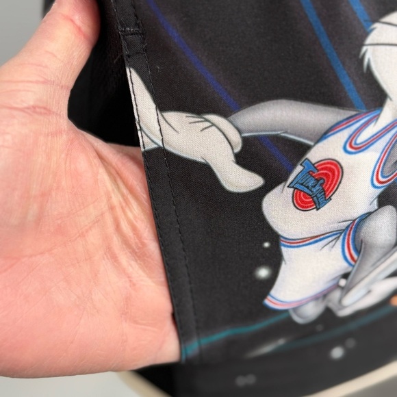 NWT Cherokee Space Jam Scrub Top Unisex XS Taz Bugs Bunny Tooniforms Scrubs - Picture 6 of 8